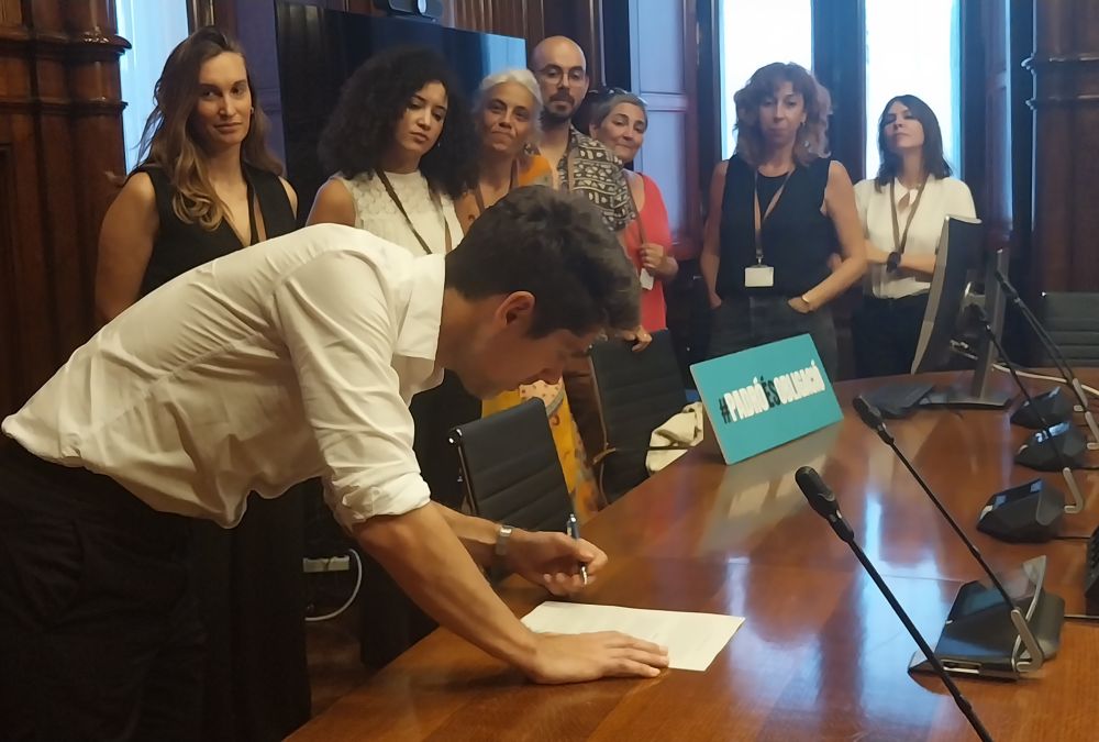 Una majoria de partits parlamentaris signen el Pacte pel Padró a Catalunya