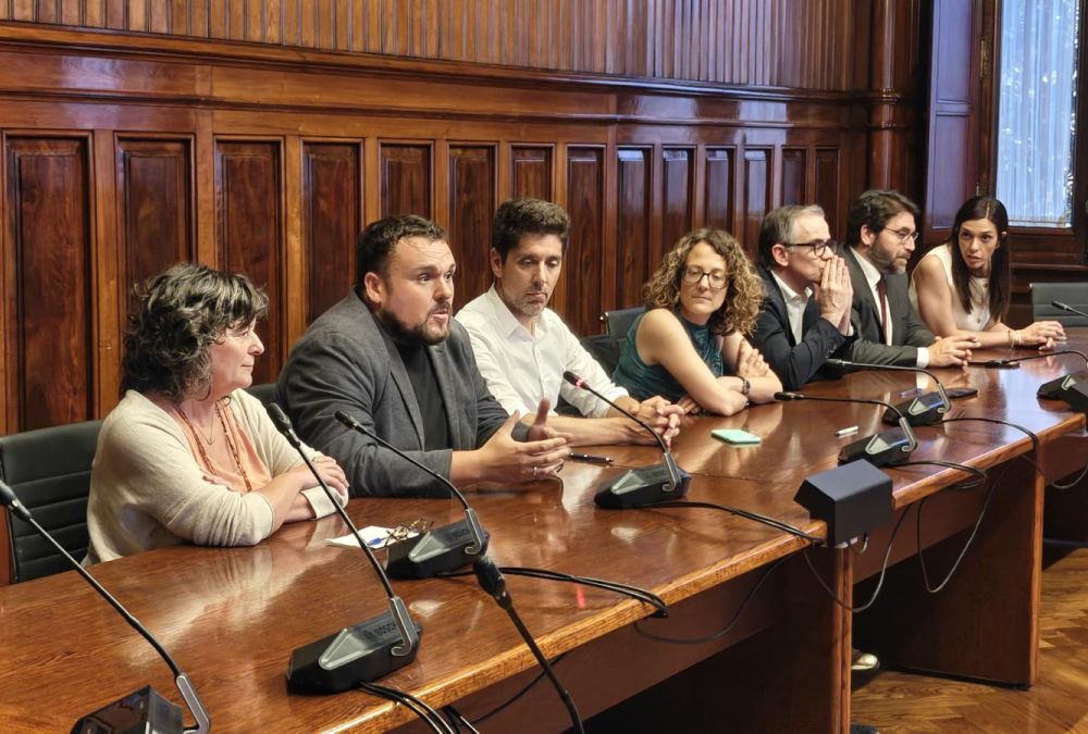 Una majoria de partits parlamentaris signen el Pacte pel Padró a Catalunya
