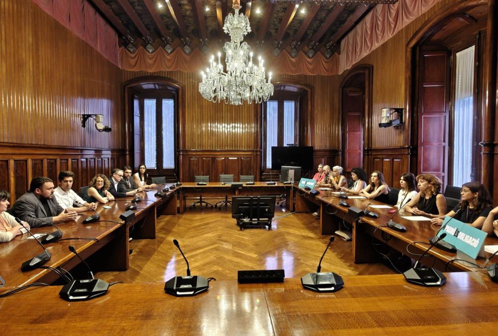 Una majoria de partits parlamentaris signen el Pacte pel Padró a Catalunya