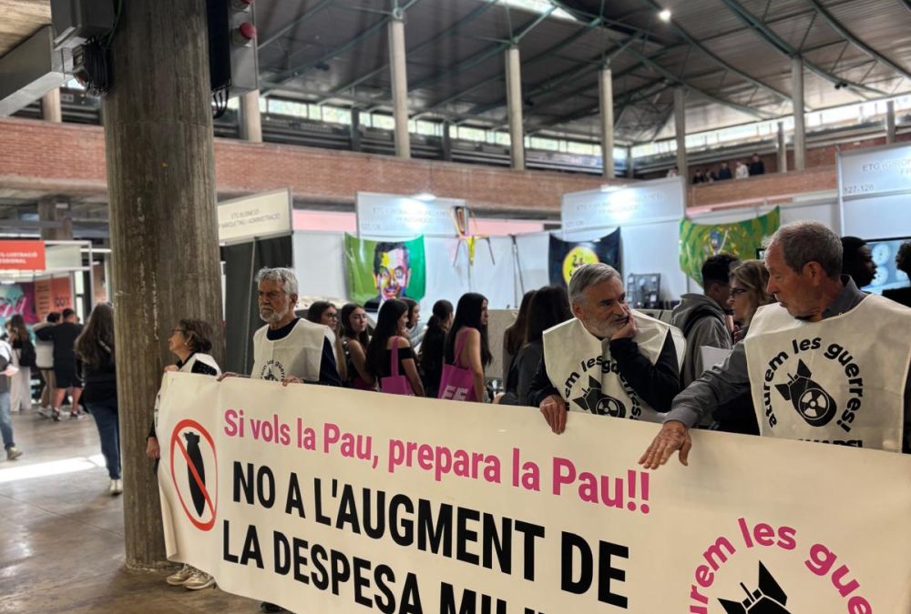 L'exèrcit a l'Expojove: entre l'èxit de visites i la denúncia pacifista 